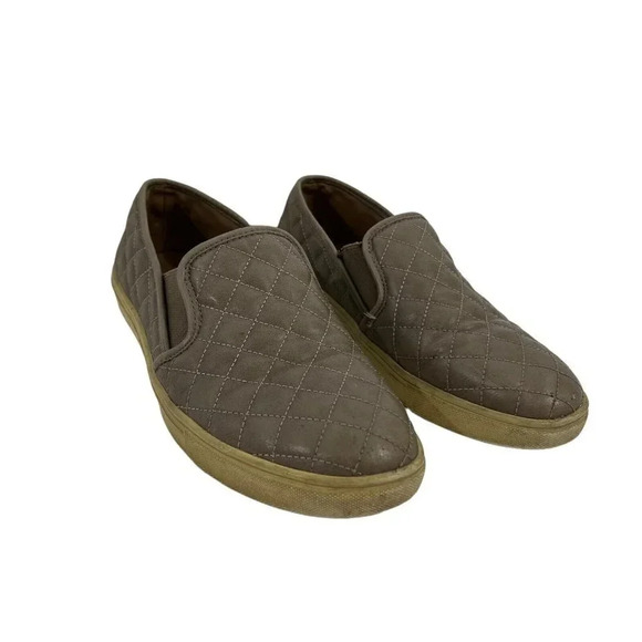 Steve Madden Slip On Leather Flocked Quilted Size 9 Ecentrcq Sneaker Taupe Flats - Picture 1 of 12